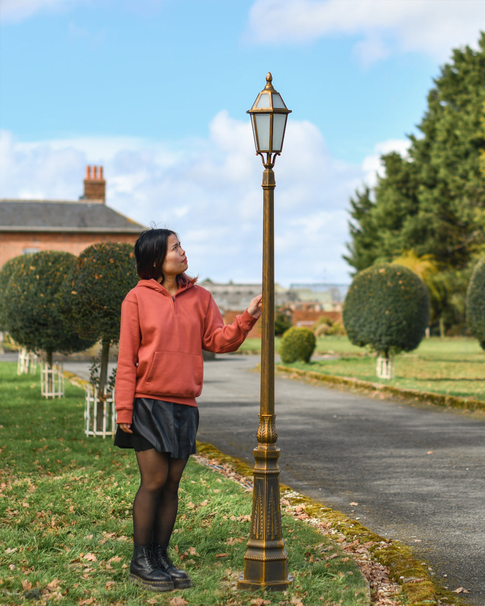 Life-size scale of a traditional lamp post 