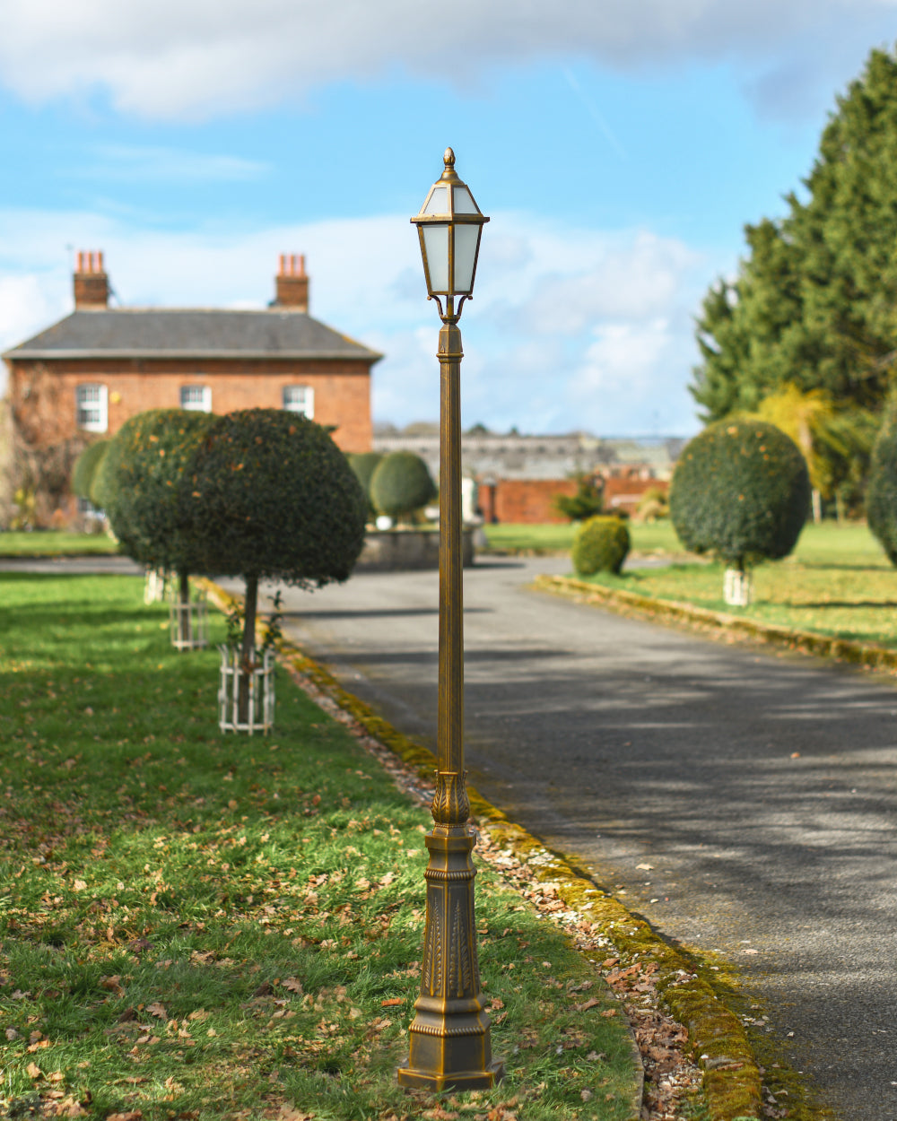 Victorian lamp post 