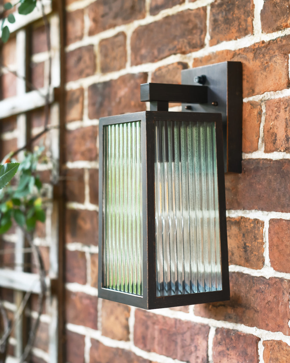 Contemporary wall light 