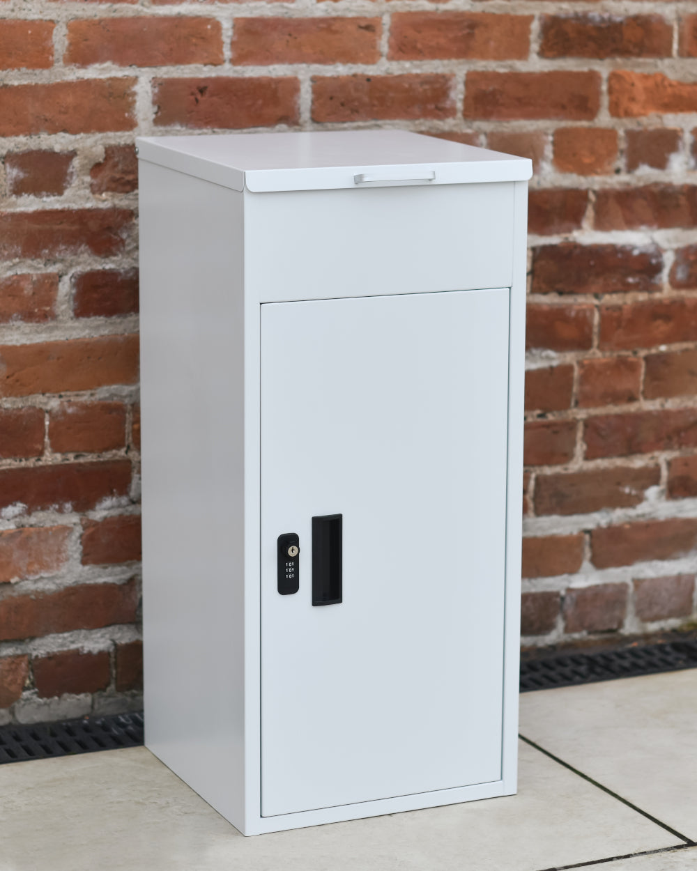 Contemporary parcel box