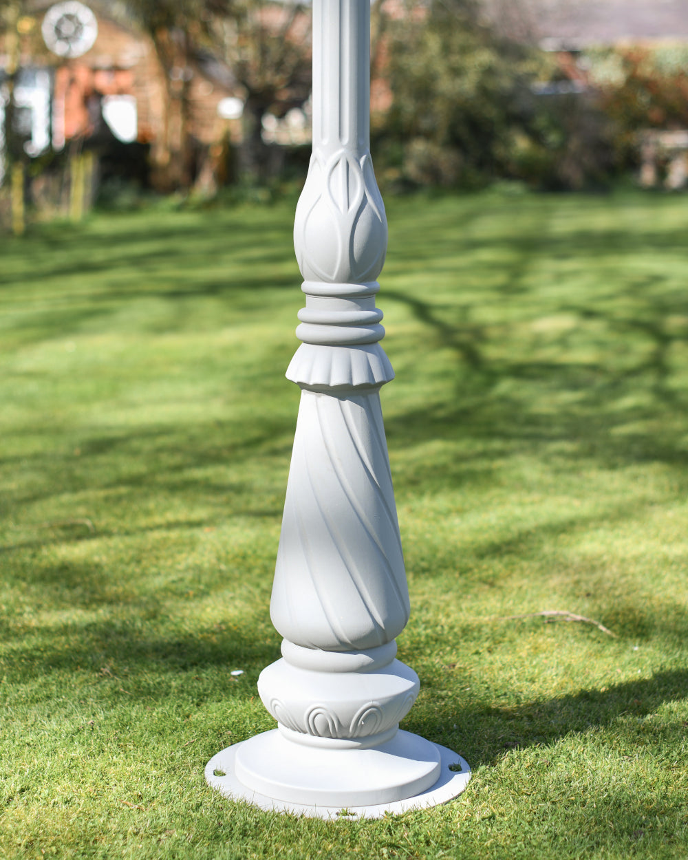 Artistic lamp post base 