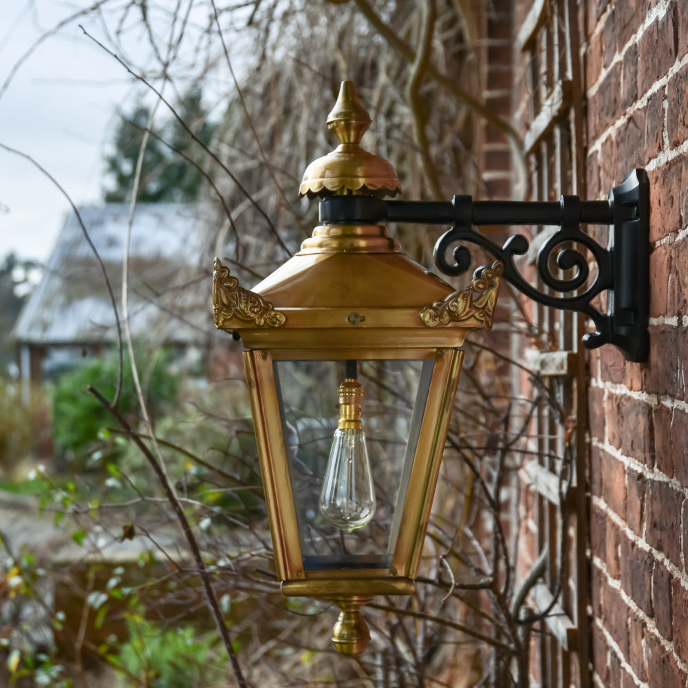Top-fix wall light 
