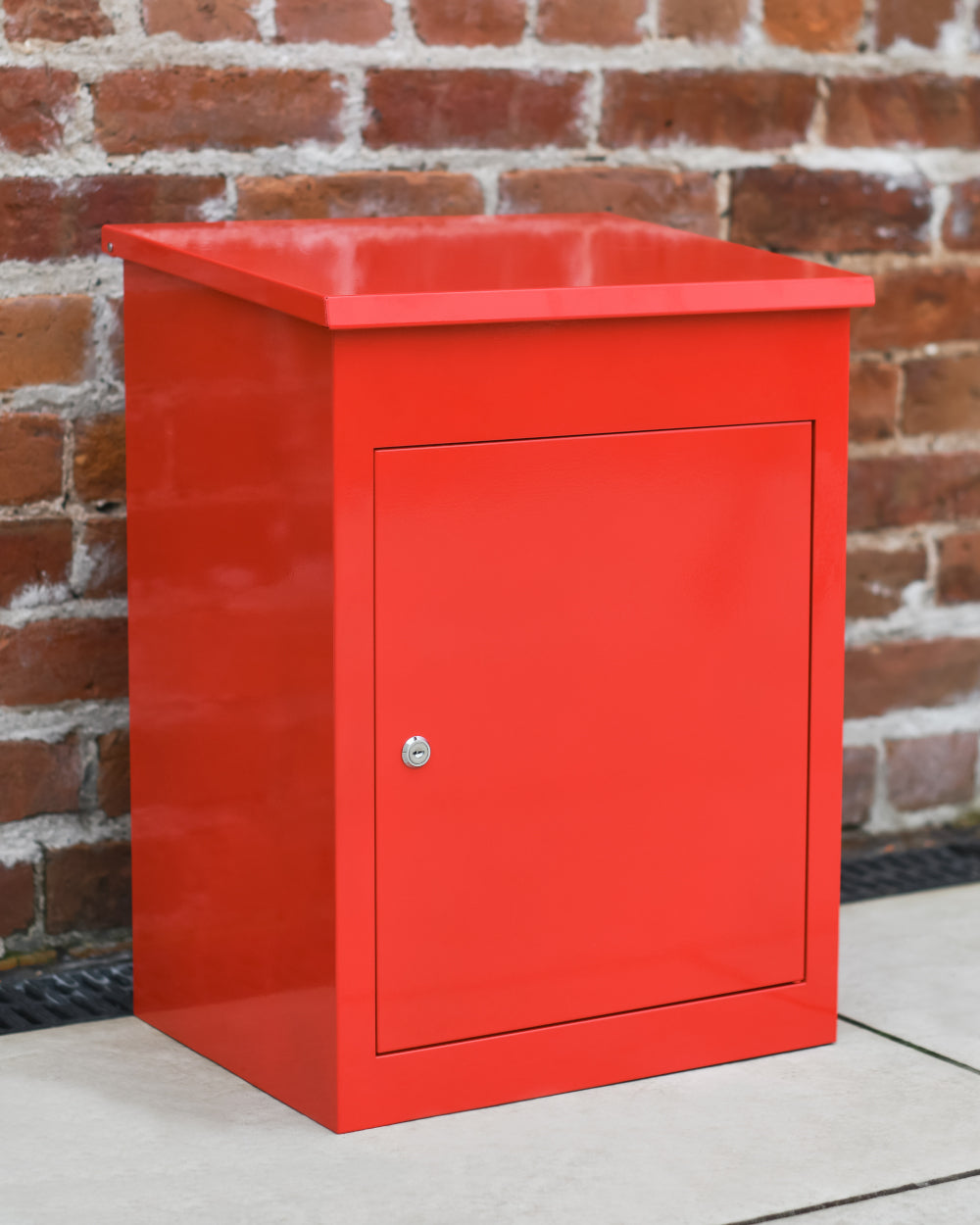 Classic red parcel box