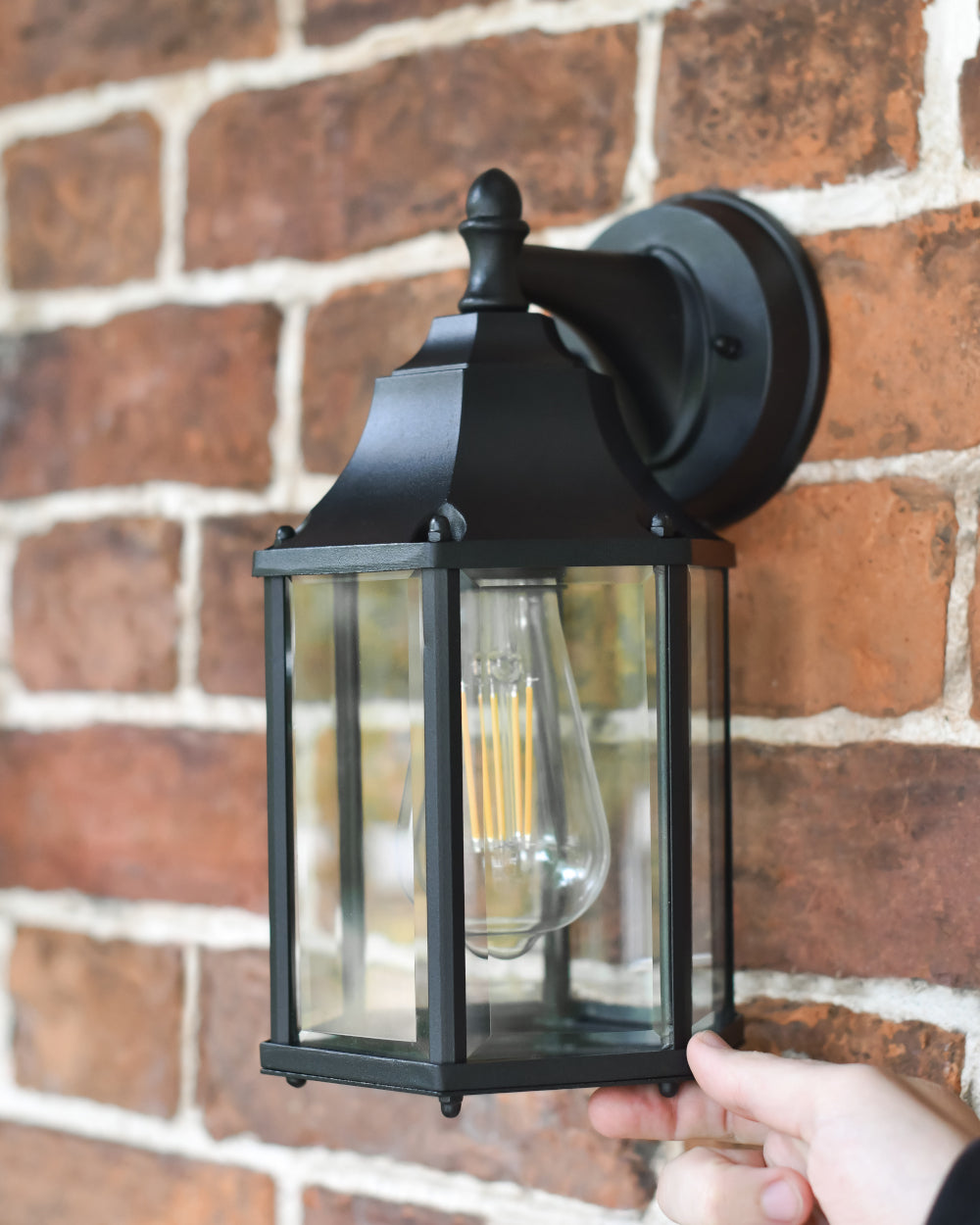 Traditionally inspired garden light  