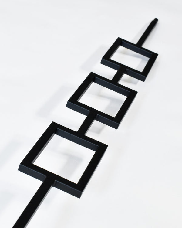 'Castellum' Matte Black Straight Metal Stair Spindle