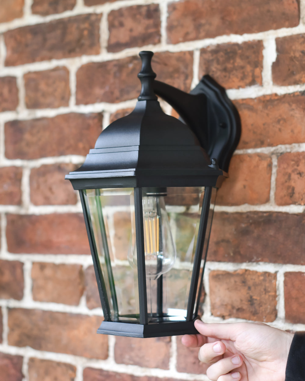 Victorian-inspired wall light 