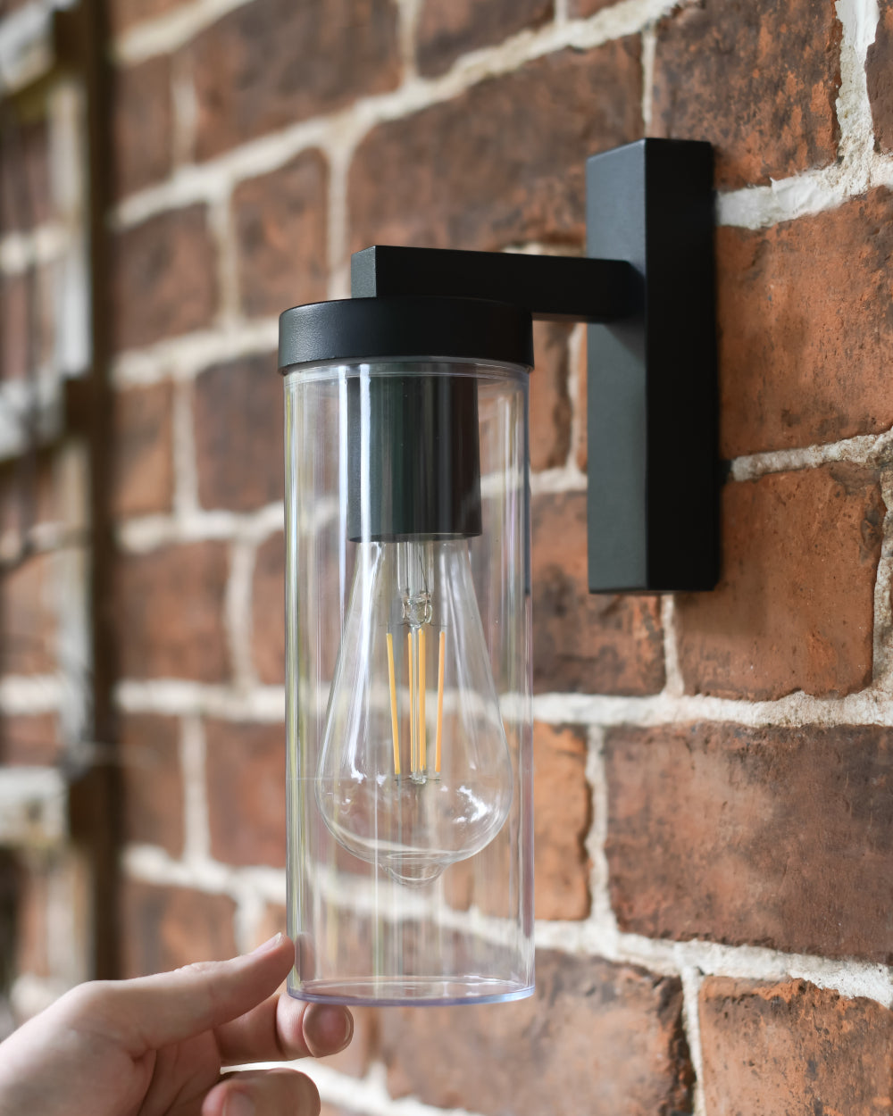  on the cylinder-shaped light 