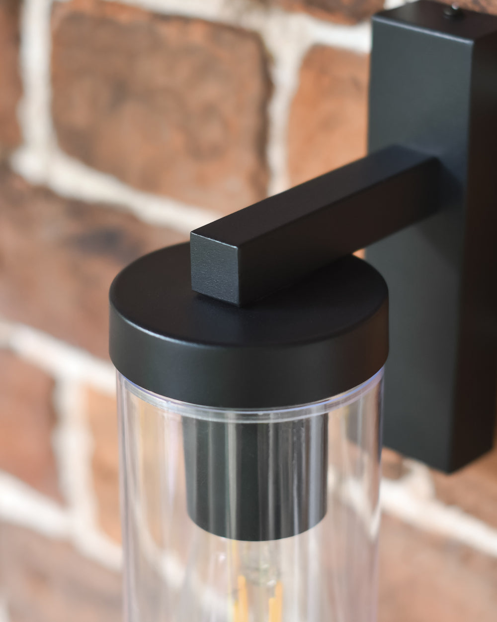 Matte black finish of the top-fix wall bracket
