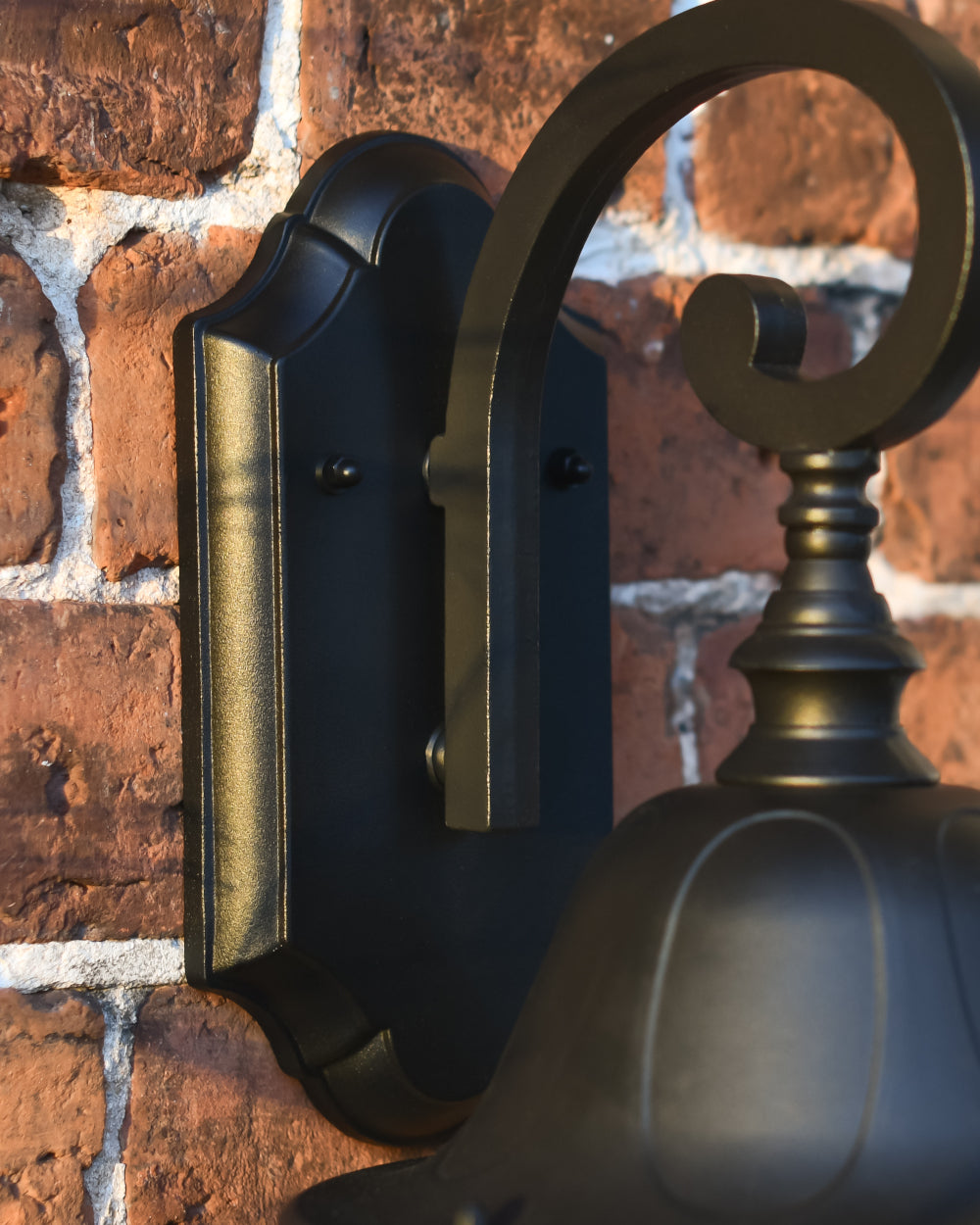 Black wall bracket for Victorian Top Fix Wall Lantern
