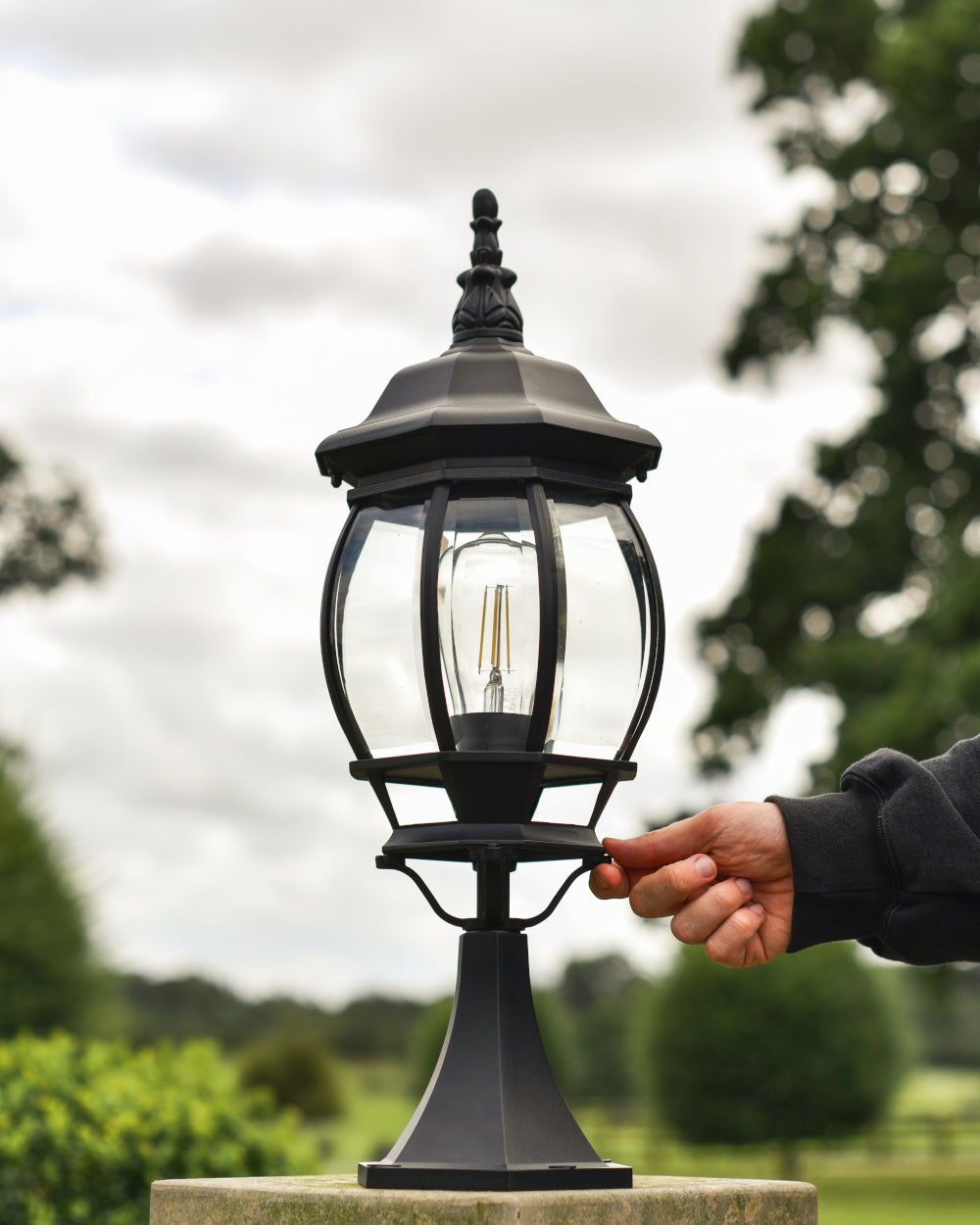 Black pillar light 