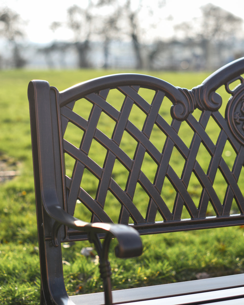 Diamond patterned bench back support