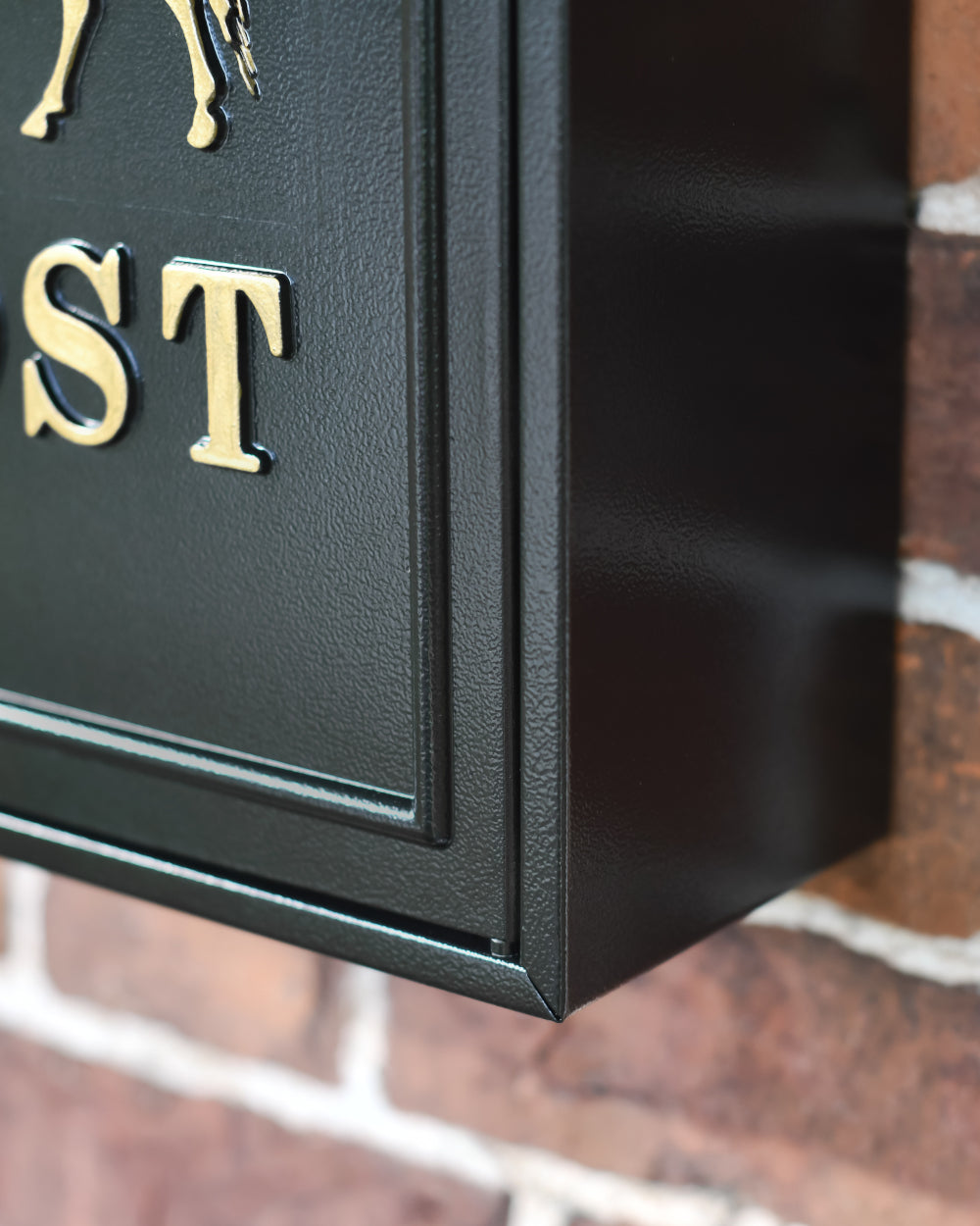 Heavy-duty post box