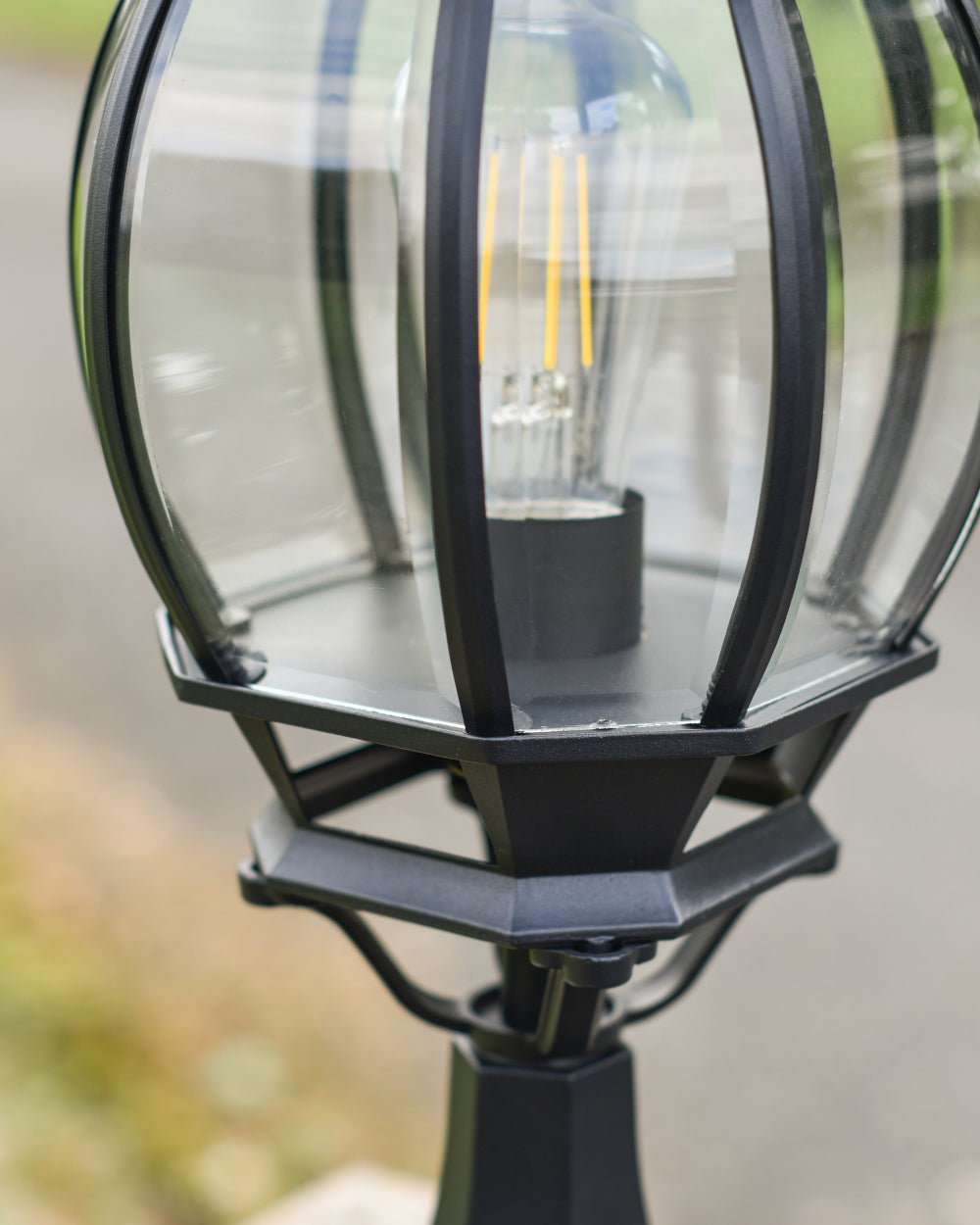 Glass pillar light 