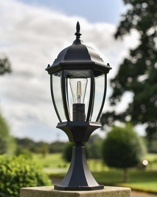 Traditional pillar light 