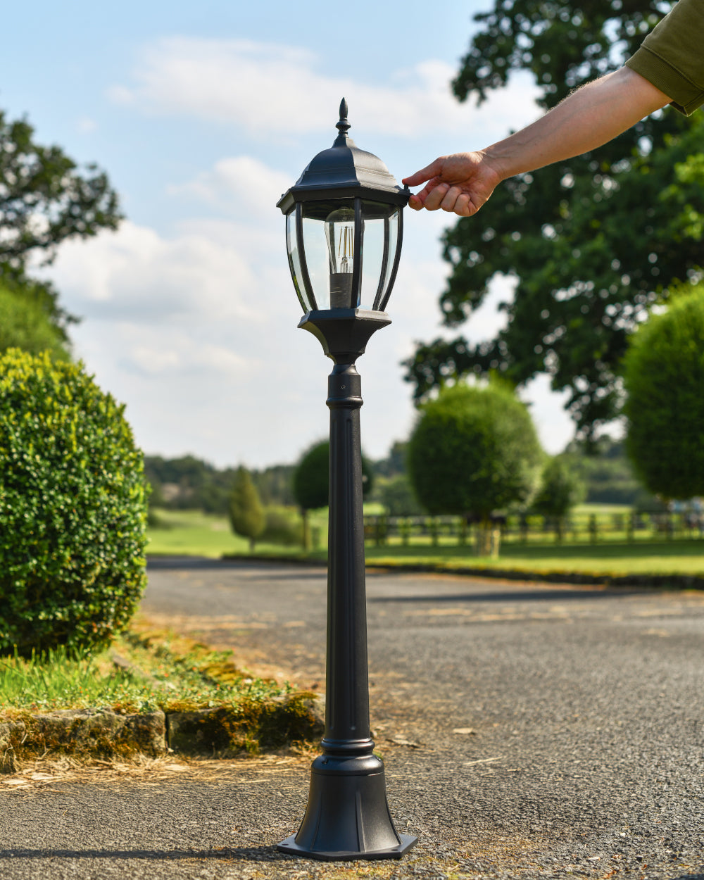 Black tall pillar light 