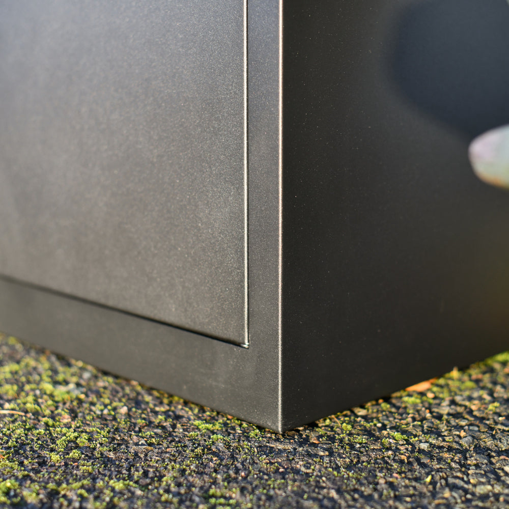 Heavy-duty parcel box 