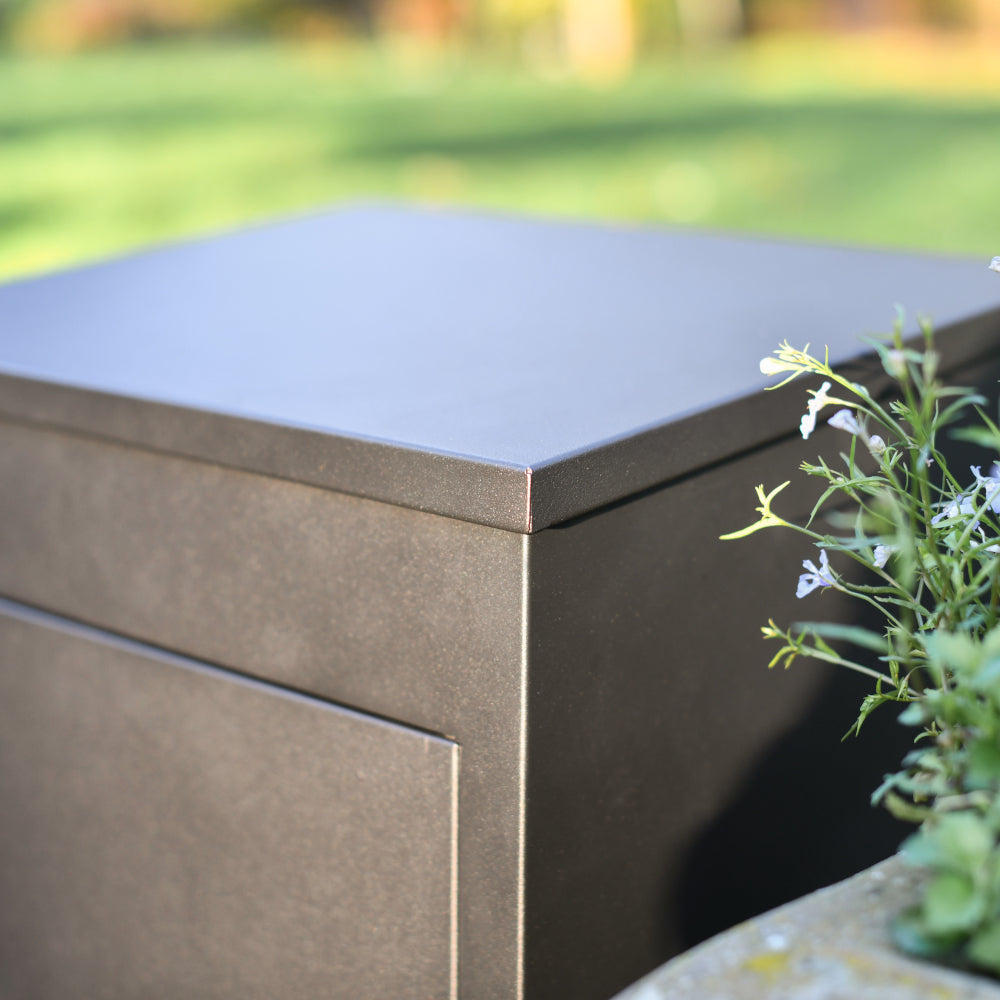 Modern steel parcel box