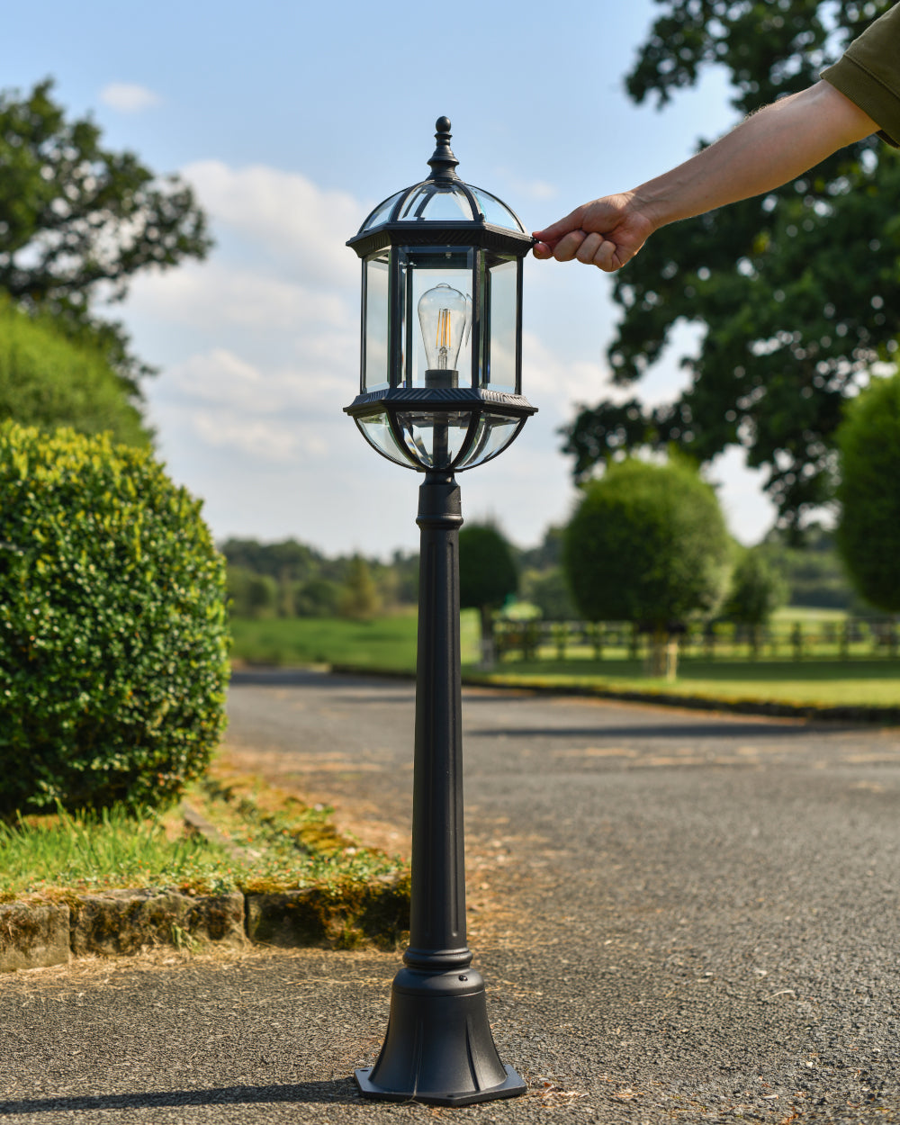 Black pillar light 