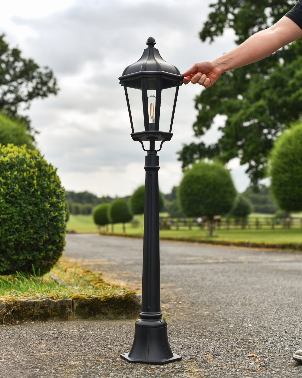 Black ornate pillar light 