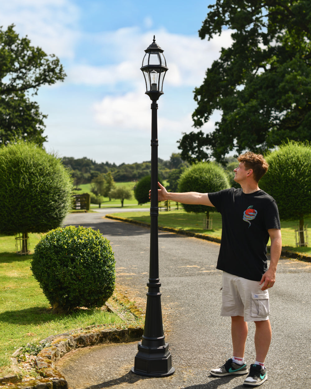Black lamp post 
