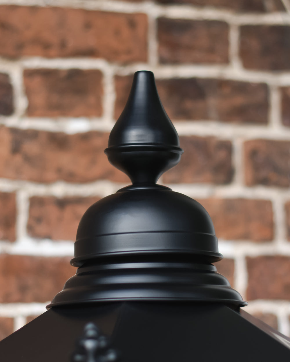 Ornate hexagonal wall light 