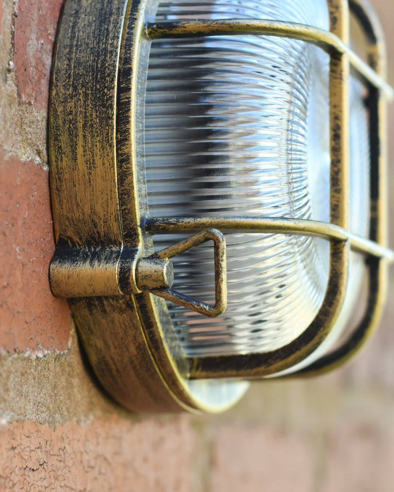 Close up view of the ornate edge