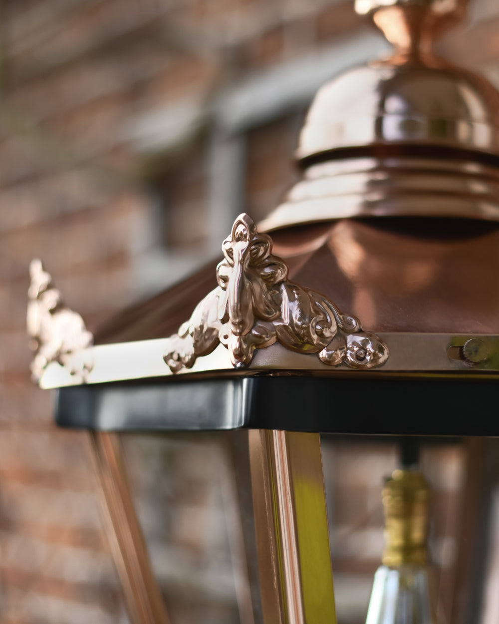 Ornate wall light edges 