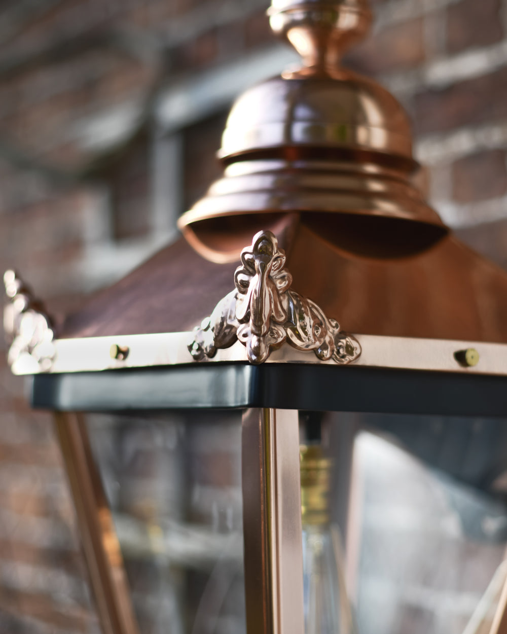 Ornate wall light edges 