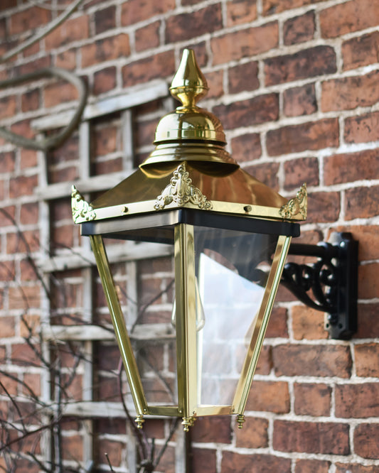 Brass finish wall light 