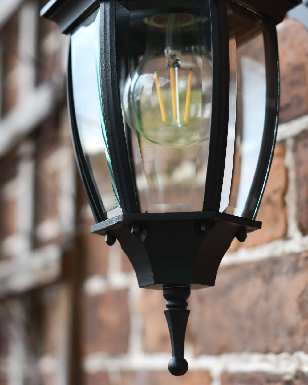 'Warwick' featuring clear panes 