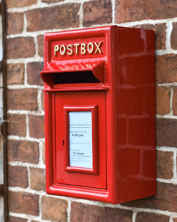 'Hanslope' Classical Red Wall Mounted Post Box