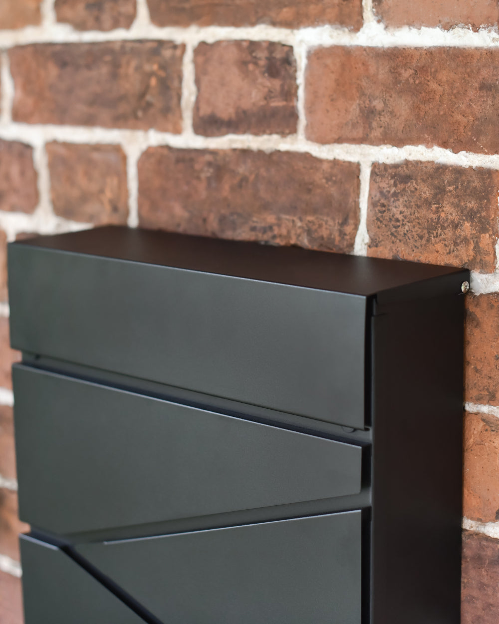 Modern wall mountable post box 