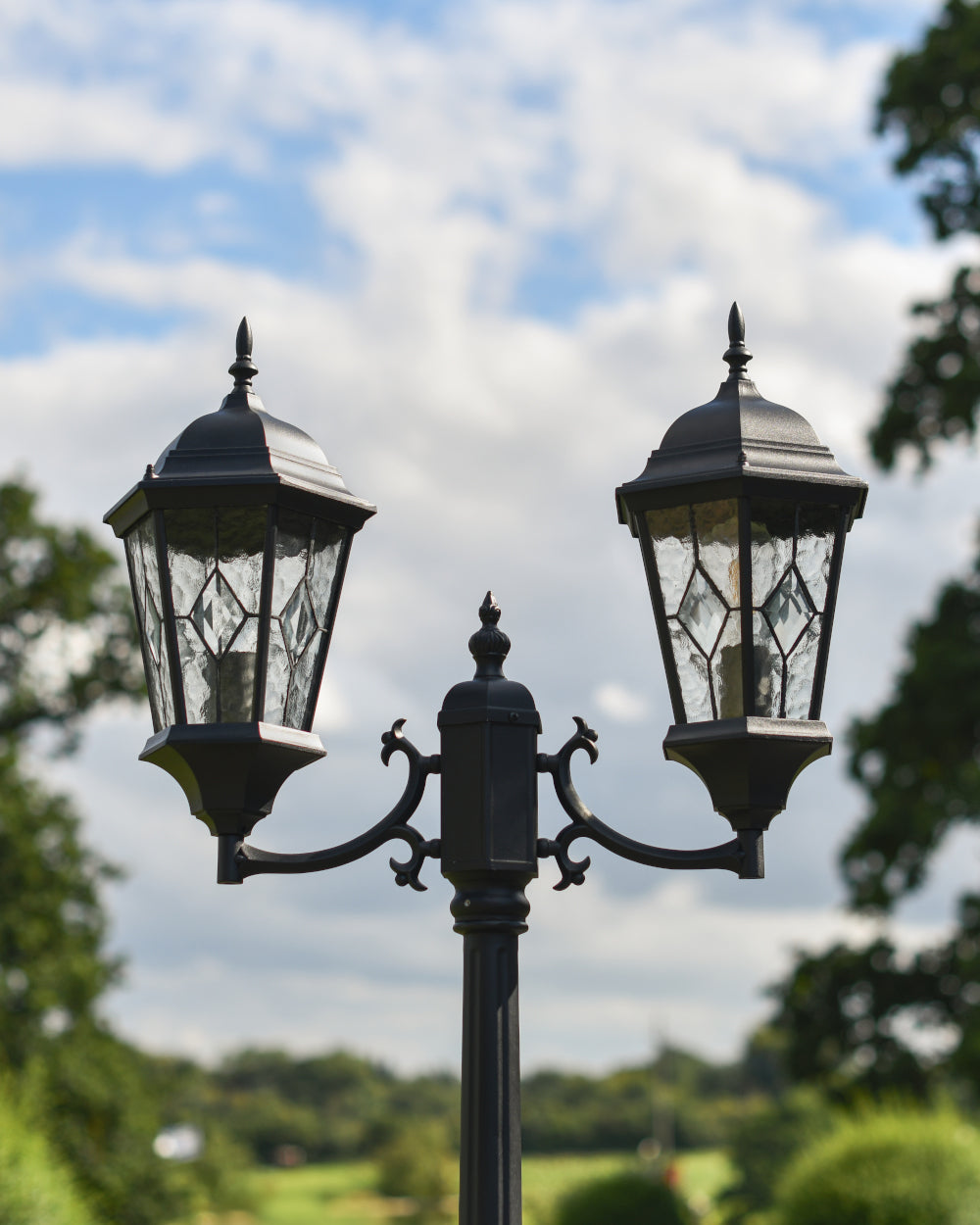Double-headed matte black lanterns 