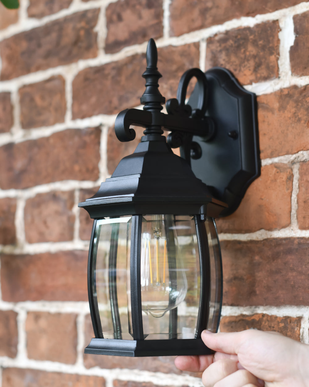 Wall light with ornate detailing 