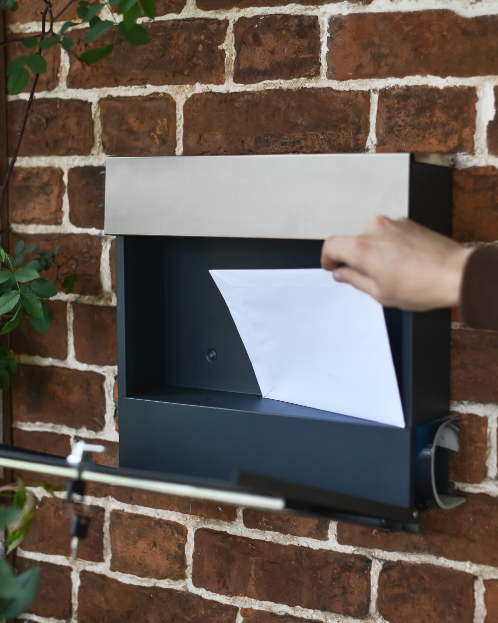 Front retrieval post box 