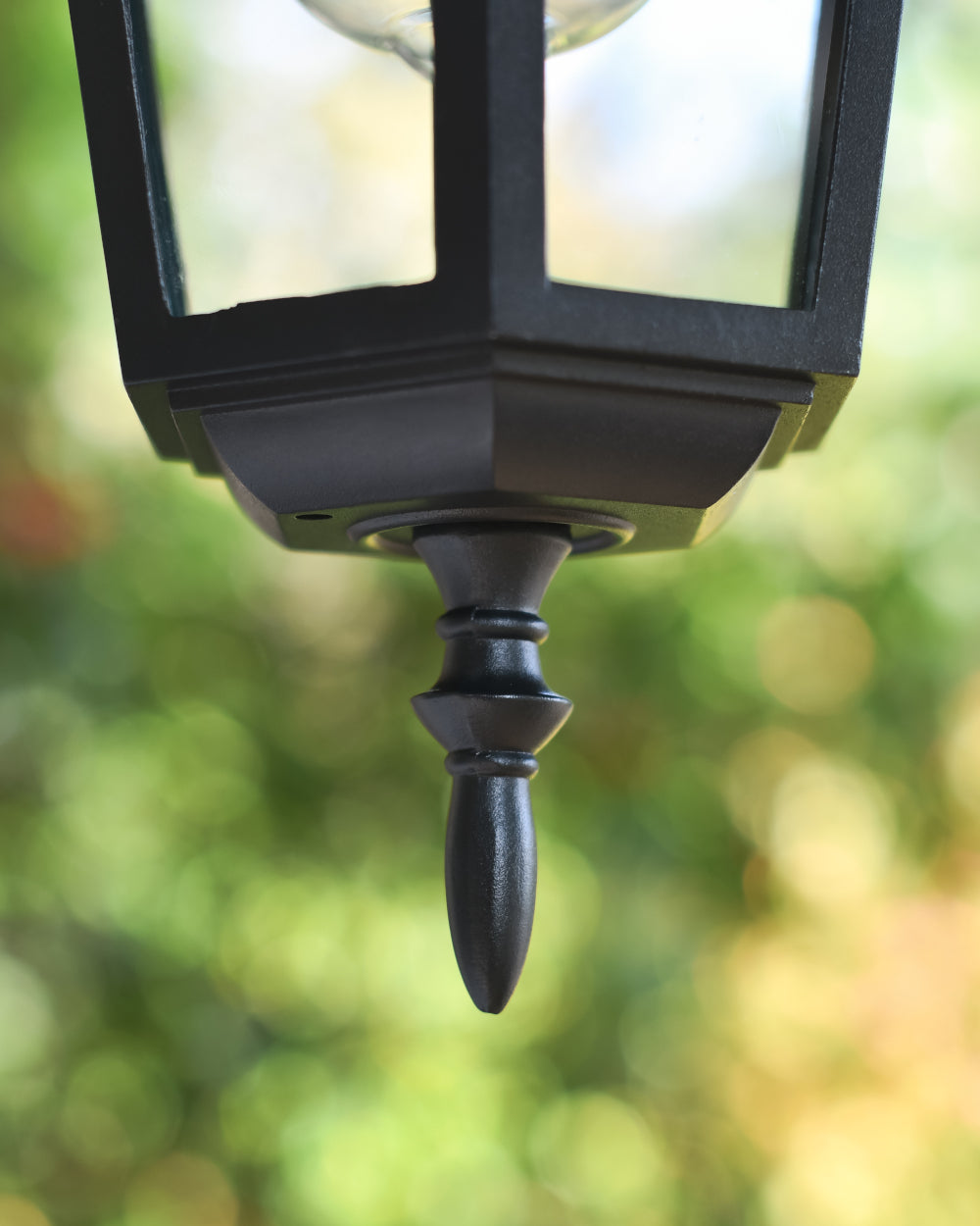 Ornate detailing on the bottom of the lantern 
