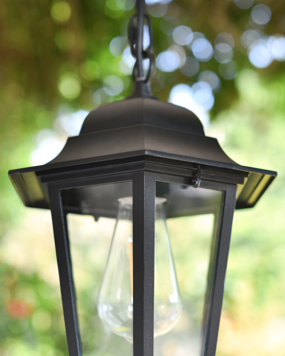 Matte black edges on lantern