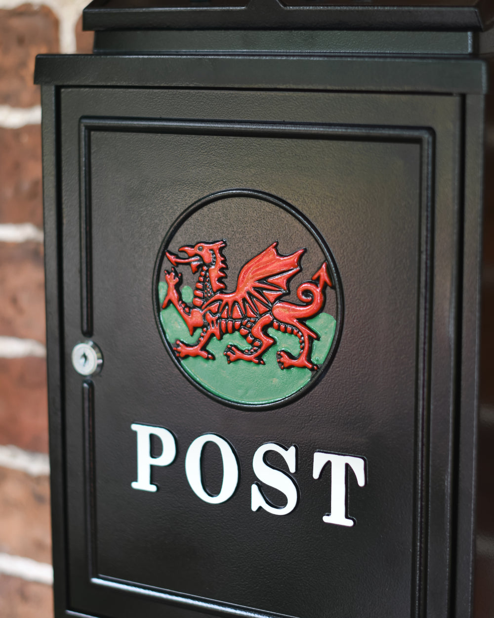 Lockable letter box