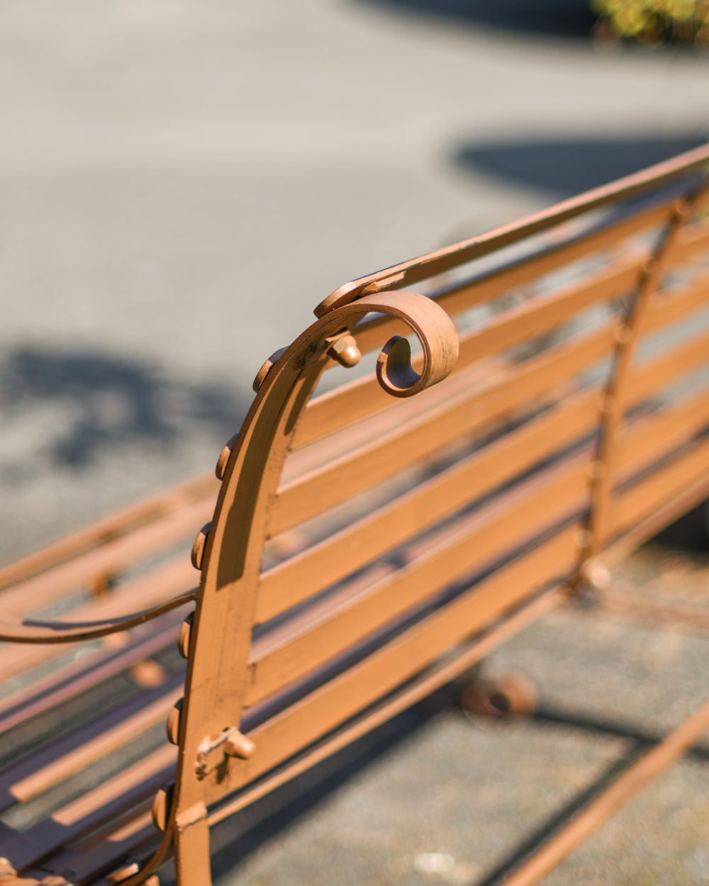 Arched bench head