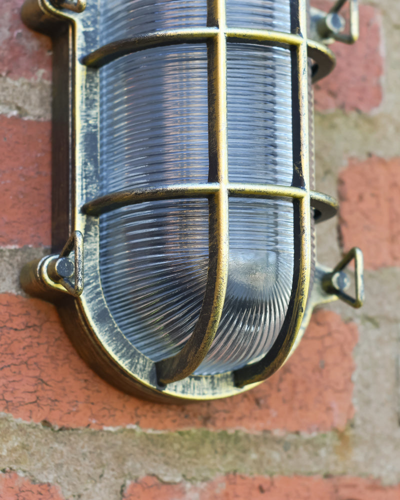 Bottom of the ribbed pane 