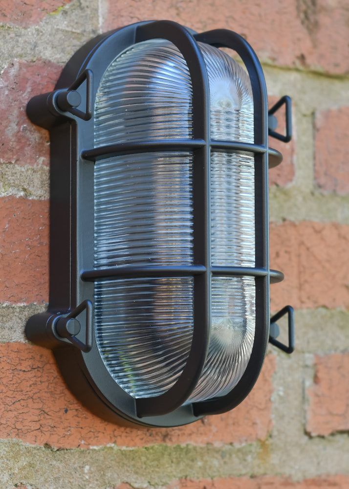 View of the ribbed pane encased in a cage 