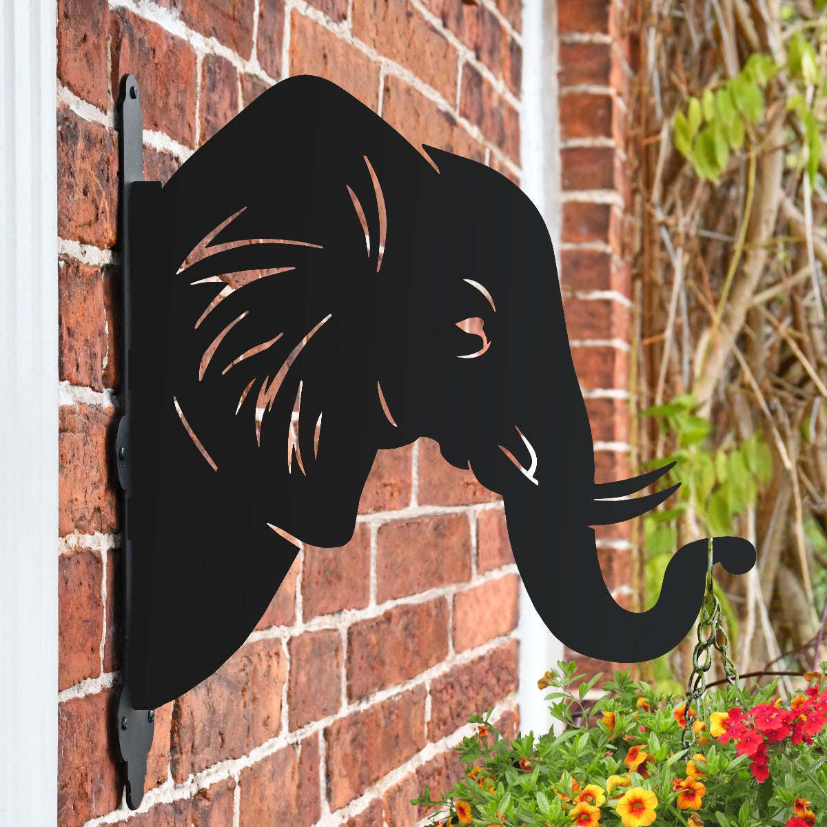 "Elephant Trunk" Garden Hanging Basket Bracket