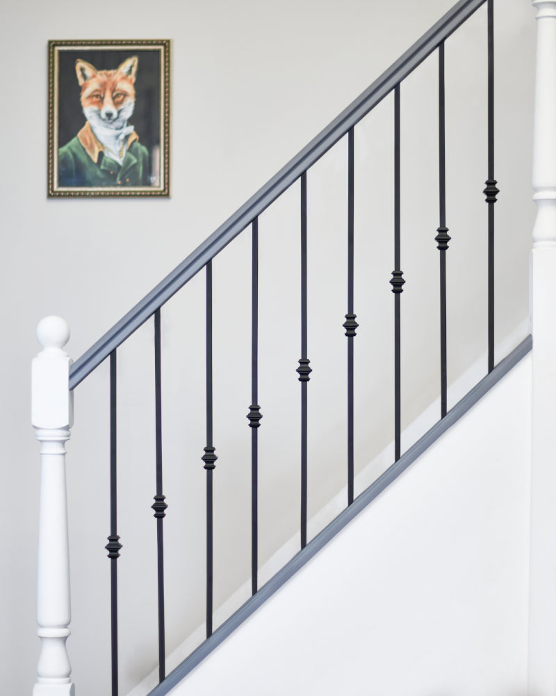 'Emendo' Matte Black Single Knuckle Metal Stair Spindle