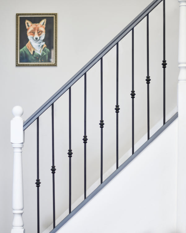 'Emendo' Matte Black Single Knuckle Metal Stair Spindle