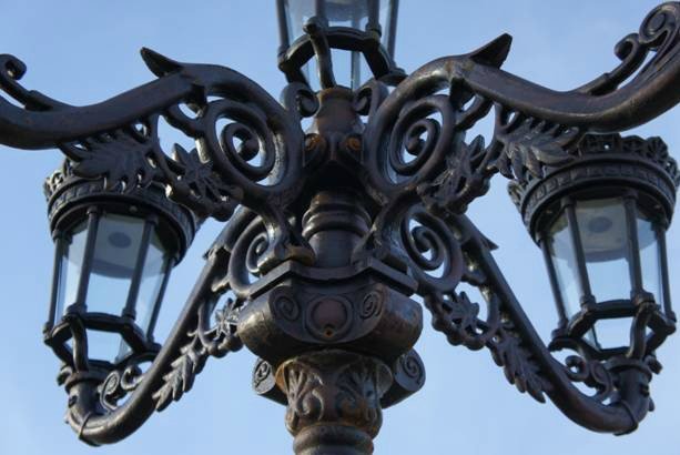 Ex-Display of 'The Emperor' Multi-Headed Lamp Post