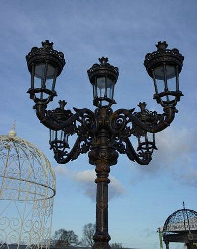 Ex-Display of 'The Emperor' Multi-Headed Lamp Post