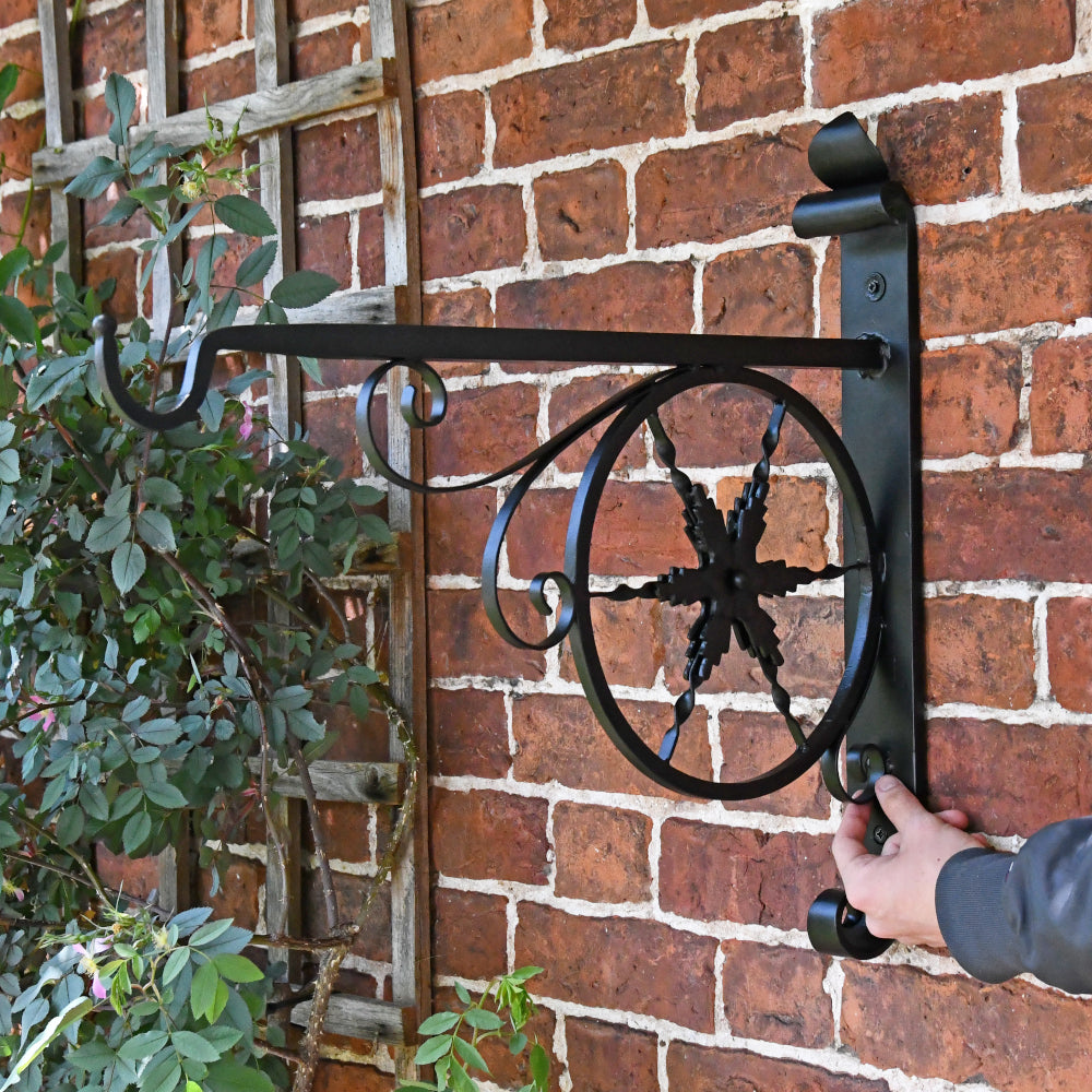 Life size scale of the 'Estrella' bracket