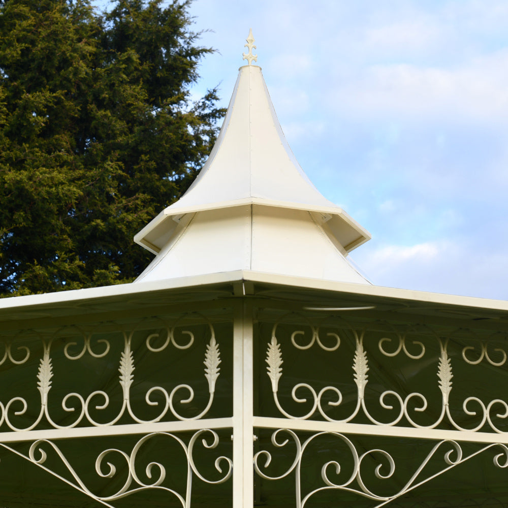 Two tier cream roof 