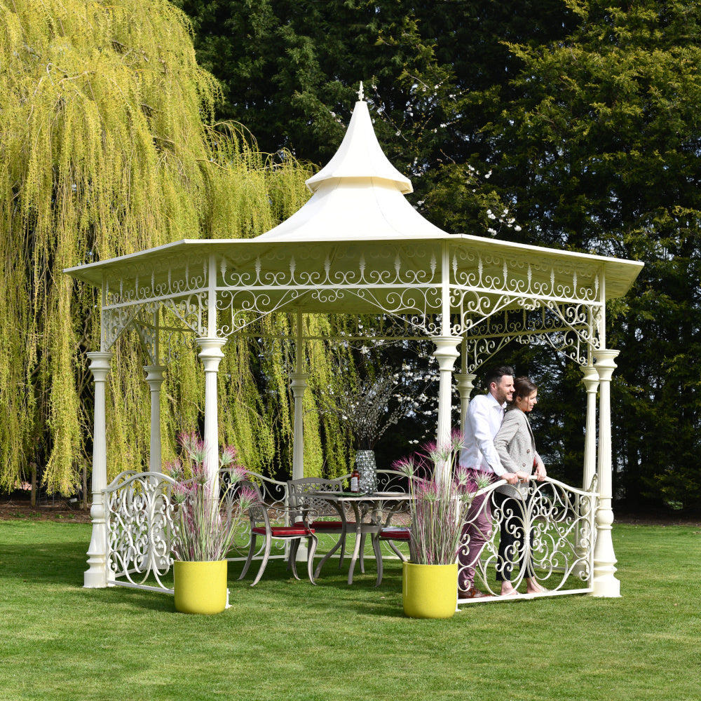 Ex-Display 'Sandleford' Opulent Cream Bandstand - 3.4 in situ 