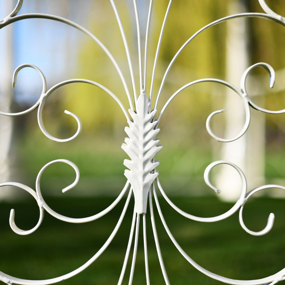 Close up of the embossed leaf design 